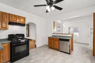 29 Sunnymeade Ave, Chicopee, MA 01020 - Photo 3