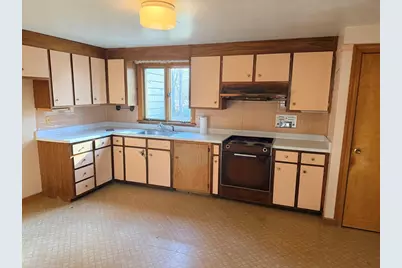 1 Nevada Rd, Burlington, MA 01803 - Photo 5