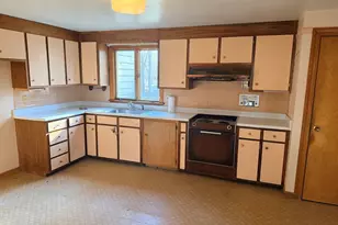 1 Nevada Rd, Burlington, MA 01803 - Photo 5