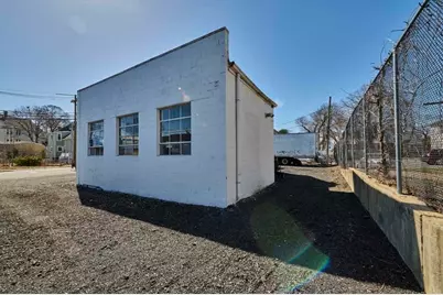 40 Essex St, Swampscott, MA 01907 - Photo 25