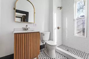 10 Carlton St, Somerville, MA 02143 - Photo 9