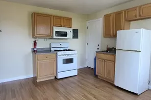 942 Lakeview Ave, Lowell, MA 01850 - Photo 3