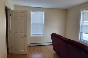 942 Lakeview Ave, Lowell, MA 01850 - Photo 9