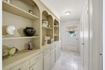 15 Hyde Ave, Chicopee, MA 01020 - Photo 3