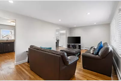 25 Glenwood Avenue, Medford, MA 02155 - Photo 3