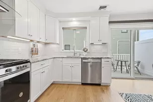 133 Ash St, Waltham, MA 02453 - Photo 3