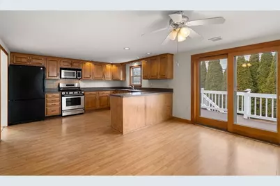 37 Evans St, Watertown, MA 02472 - Photo 13