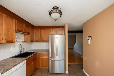 20 Hemlock Cir #20, Millis, MA 02054 - Photo 5