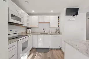 25 Rockland St, Boston, MA 02132 - Photo 13