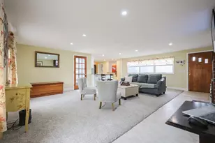 23 Crescent Ave, North Attleboro, MA 02760 - Photo 9