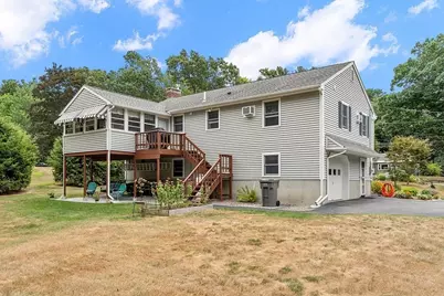 109 Townsend St, Pepperell, MA 01463 - Photo 7