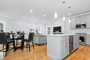 24 Tolman St, Waltham, MA 02453 - Photo 5