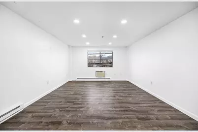 64 Foster St #105, Peabody, MA 01960 - Photo 5