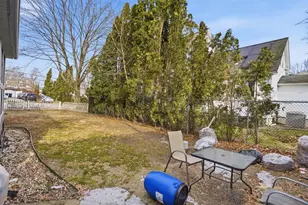 15 Coburn Ave, Dracut, MA 01826 - Photo 37