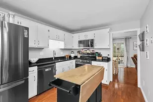 34 Bellwood Cir, Bellingham, MA 02019 - Photo 5