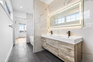 360 Athens St, Boston, MA 02127 - Photo 17