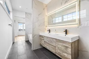 360 Athens St, Boston, MA 02127 - Photo 15