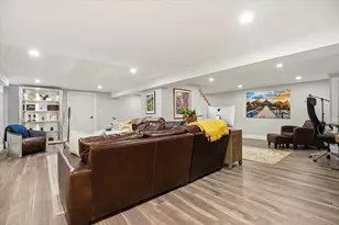 61 Spofford St, Newburyport, MA 01950 - Photo 33