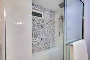 266 Bowen St, Boston, MA 02127 - Photo 23