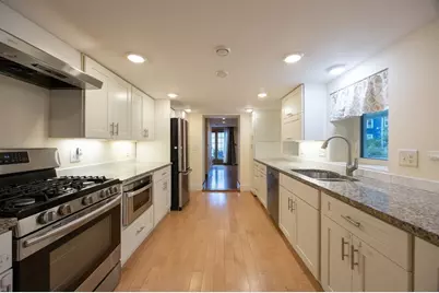 18 Beacon Place #18, Melrose, MA 02176 - Photo 7