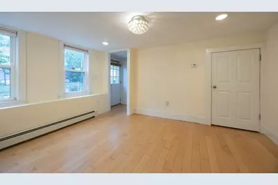 18 Beacon Place #18, Melrose, MA 02176 - Photo 5