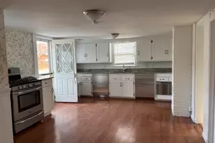 7 Place Ln, Woburn, MA 01801 - Photo 5