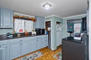 20 Prospect St, Adams, MA 01220 - Photo 5