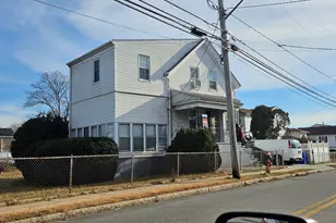 250 Laurel St, Fall River, MA 02724 - Photo 1