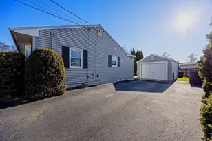 39 McCarthy Ave, Chicopee, MA 01020 - Photo 3