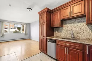 133 Warren St, Watertown, MA 02472 - Photo 11