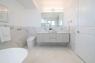 726 E 8th St, Boston, MA 02127 - Photo 11