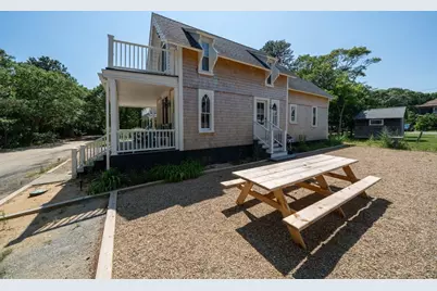 9 Brunswick, Oak Bluffs, MA 02557 - Photo 3