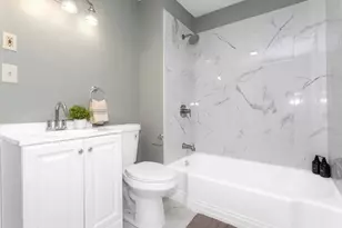 49 View St, Holyoke, MA 01040 - Photo 5