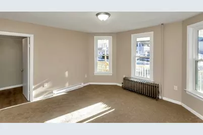 49 View St, Holyoke, MA 01040 - Photo 15
