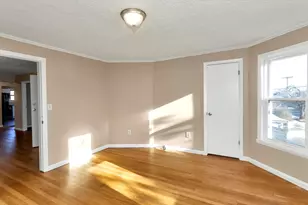 49 View St, Holyoke, MA 01040 - Photo 17