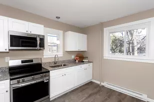 49 View St, Holyoke, MA 01040 - Photo 1