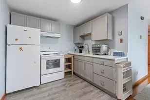 880 Broadway, Chelsea, MA 02150 - Photo 5