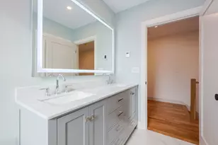 68 Rowe St, Boston, MA 02131 - Photo 11