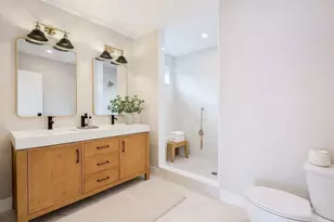 68 Rowe St, Boston, MA 02131 - Photo 9