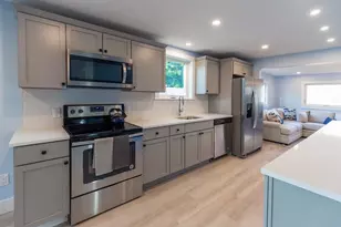 18 Beach St, Plymouth, MA 02360 - Photo 21