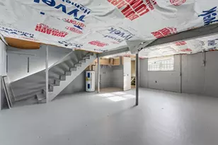 13-15 Decatur St, Springfield, MA 01151 - Photo 33