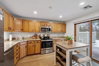 610 Ridgefield Cir #B, Clinton, MA 01510 - Photo 9