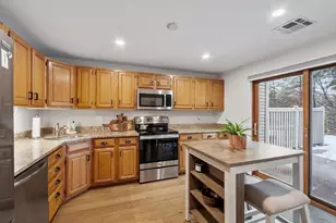 610 Ridgefield Cir, Clinton, MA 01510 - Photo 9