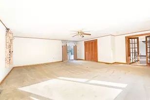 49 Pleasant St, Lunenburg, MA 01462 - Photo 15