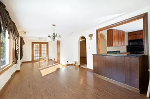 49 Pleasant St, Lunenburg, MA 01462 - Photo 5