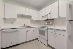 14 Heron St, Boston, MA 02132 - Photo 33