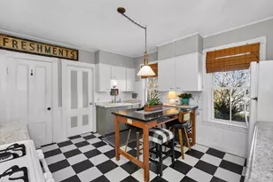 41 Walnut St, Hudson, MA 01749 - Photo 3