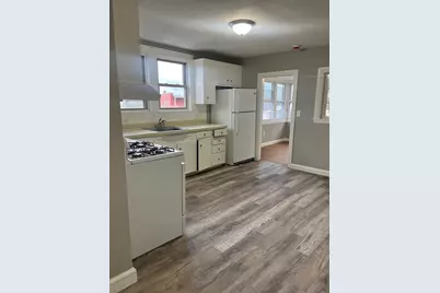 8 Wakefield Ave #3L, Wakefield, MA 01880 - Photo 3