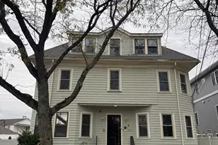 8 Wakefield Ave, Wakefield, MA 01880 - Photo 1