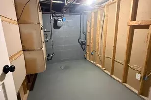 36 Daley St, Chicopee, MA 01013 - Photo 31